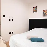 Les Eugenes, Apartament