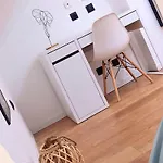 Les Eugenes, Apartament Lens