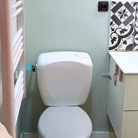 Les Eugenes, 아파트 *