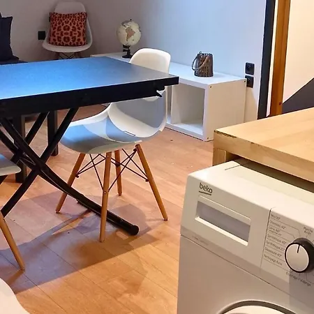 Les Eugenes, 아파트